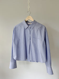 Cropped Boyfriend Shirt in Typewriter Stripe